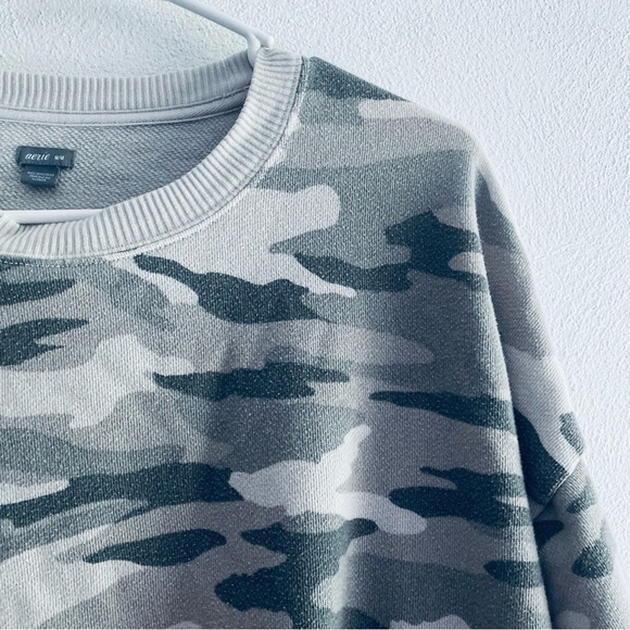 Aerie gray camo crewneck sweatshirt - Picture 4 of 9